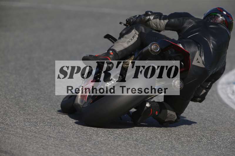 /Archiv-2024/02 29.01.-02.02.2024 Moto Center Thun Jerez/Gruppe schwarz-black/630